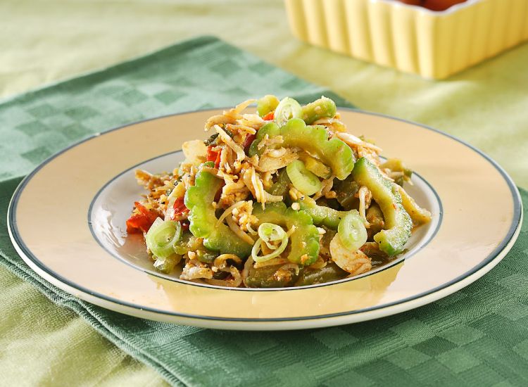 Resep Tumis Pare Sambal Teri Ala Finna, Nikmat Anti Pahit!