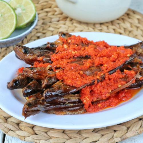 Ikan Cucut Asap Sambal Terasi Ala Finna, Mantap Pedasnya!