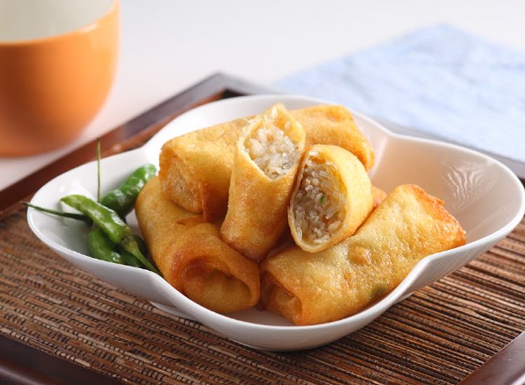 Resep Risol Bihun Renyah Cocol Sambal Pedas untuk Camilan