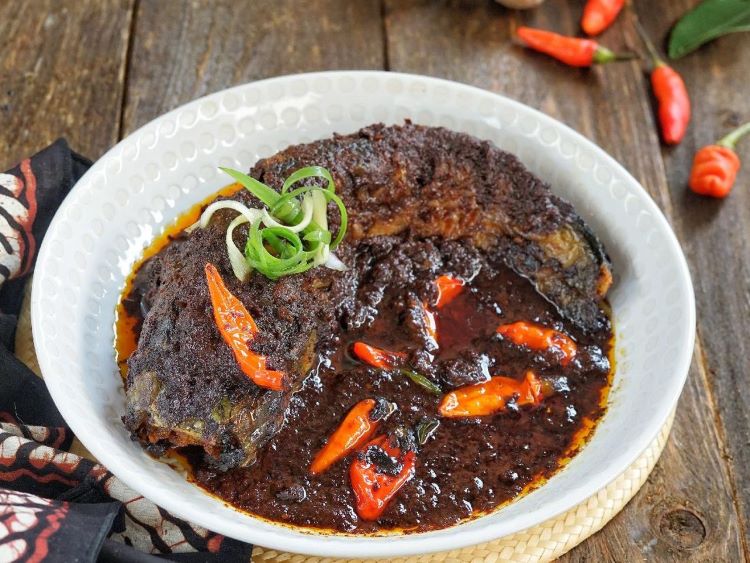 Resep Gabus Pucung, Sajian Ikan Berkuah Hitam Khas Betawi
